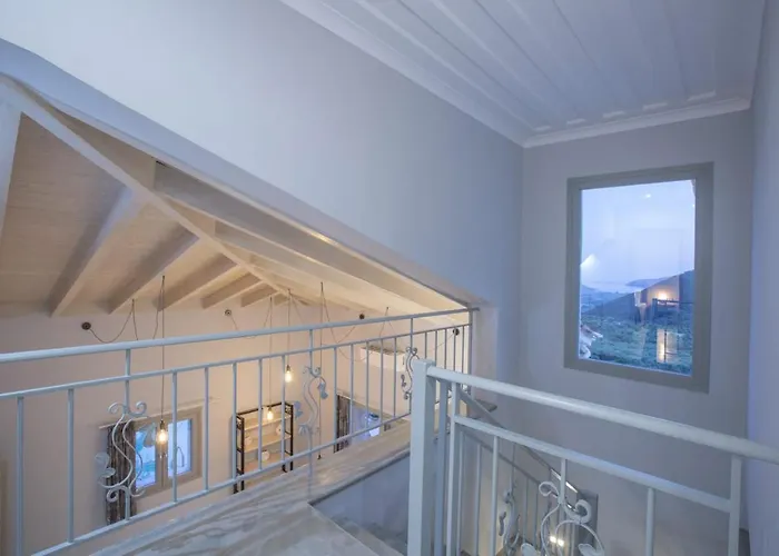 Panoutsis - Lefkada * Sívros