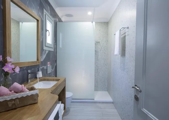 Panoutsis - Lefkada * Sívros