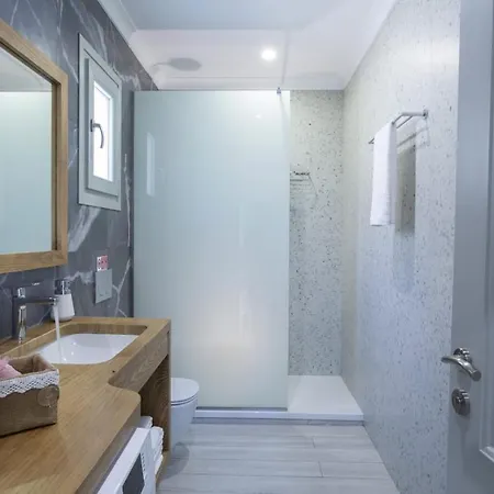 Panoutsis - Lefkada * Sívros